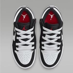 Jordan 1 Low Alt SE Little Kids' Shoes. Size 10C